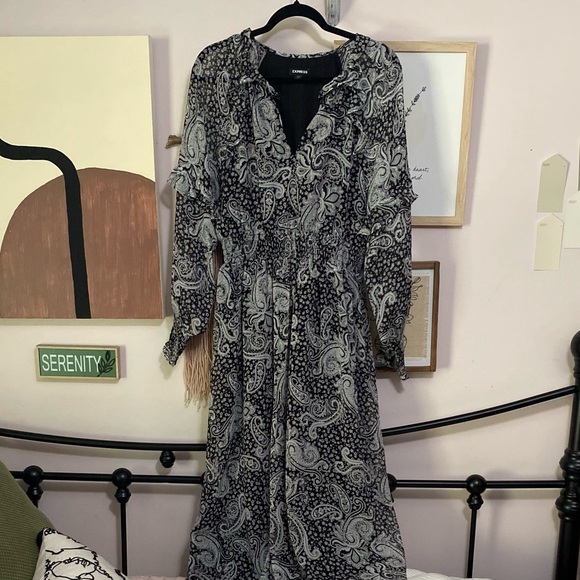 ☽ Paisley Dress - Picture 2 of 6